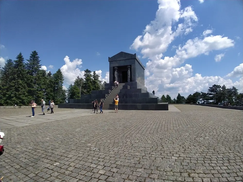Monument to the Unknown Hero