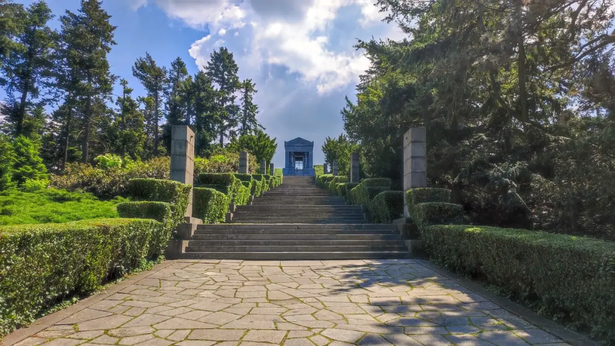 Private Avala Mountain tour from Belgrade by chauffeur-driven Mercedes — Transfers in Belgrade