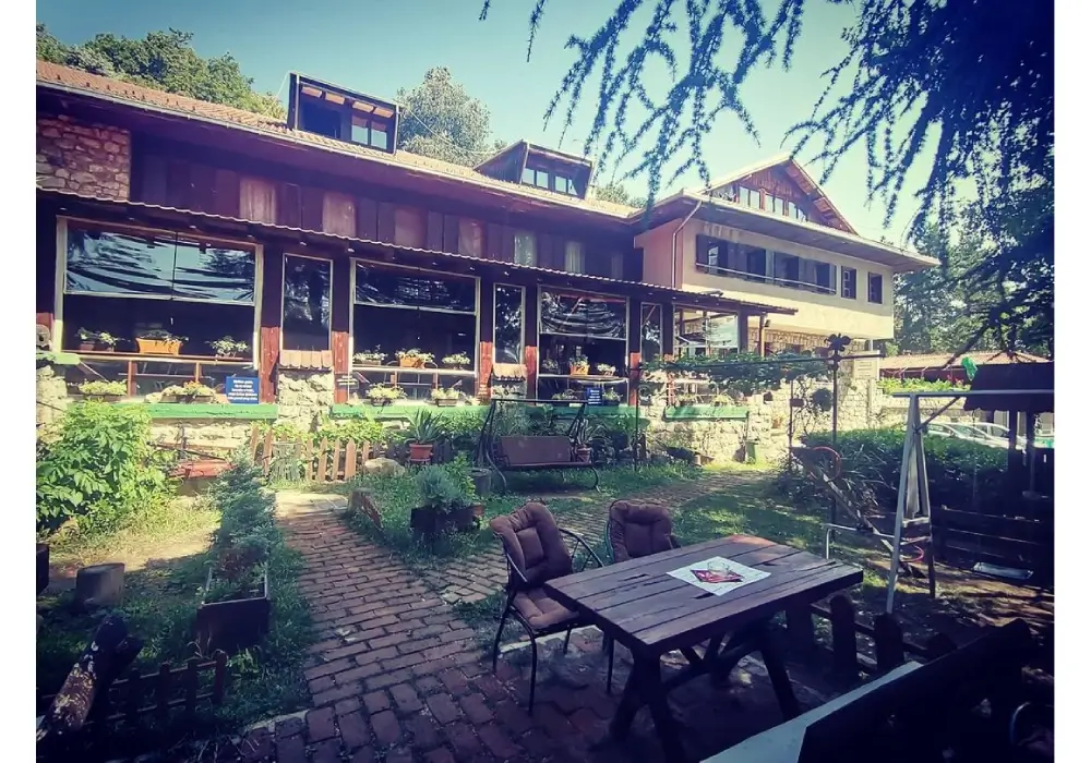 Čarapićev Brest is a traditional Serbian restaurant 
